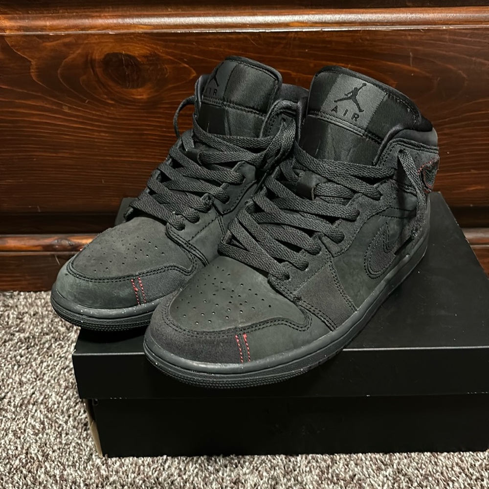 Jordan 1 Mid Craft